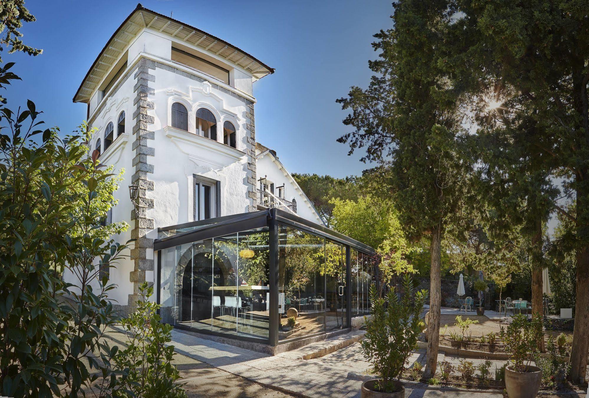 Box Art Hotel - La Torre Collado Mediano Exterior photo